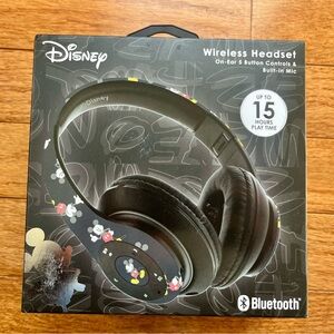 NIB - DISNEY Mickey Mouse Wireless Headset Head Phones